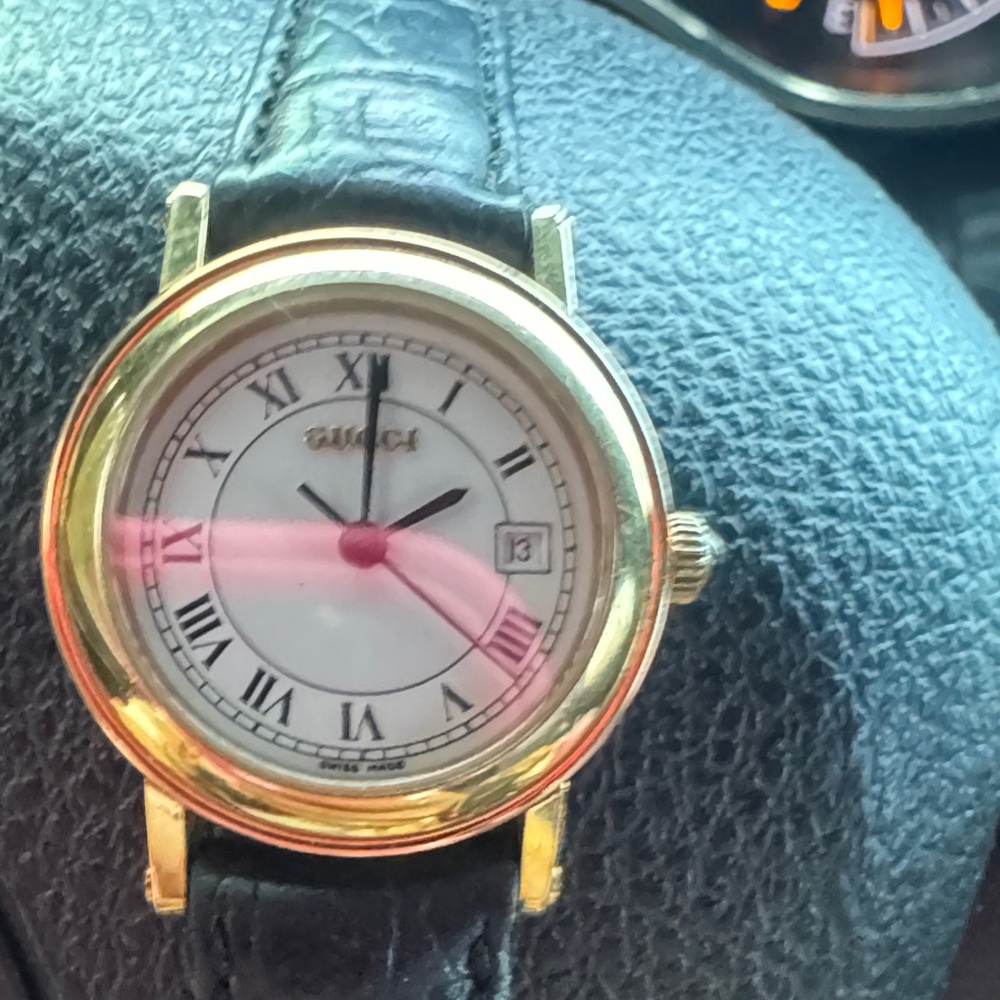 Gucci Black and Gold Women's Watch - Picture 6 of 6